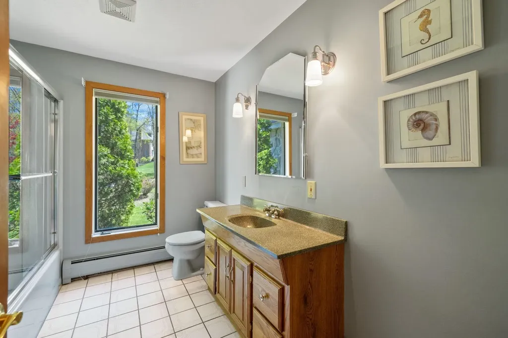 4 Floral Street Windham NH 03087