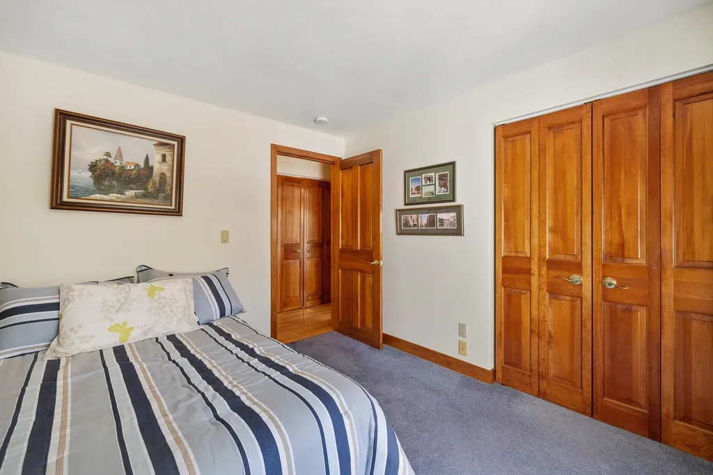 4 Floral Street Windham NH 03087