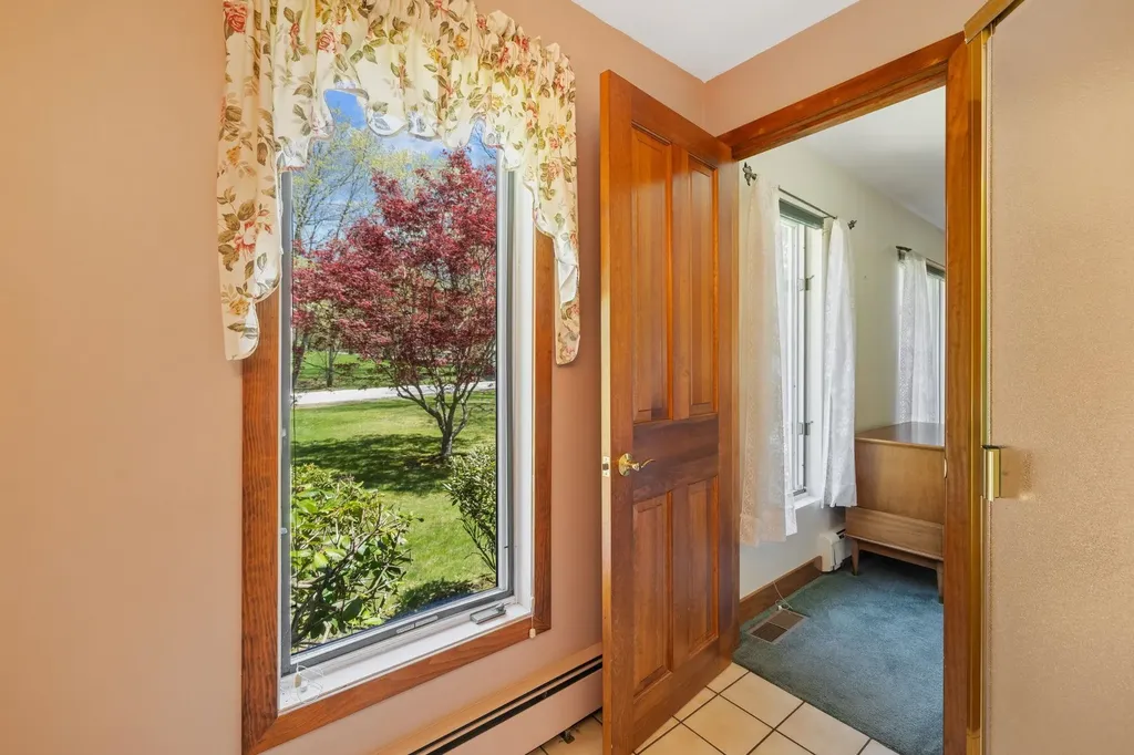 4 Floral Street Windham NH 03087