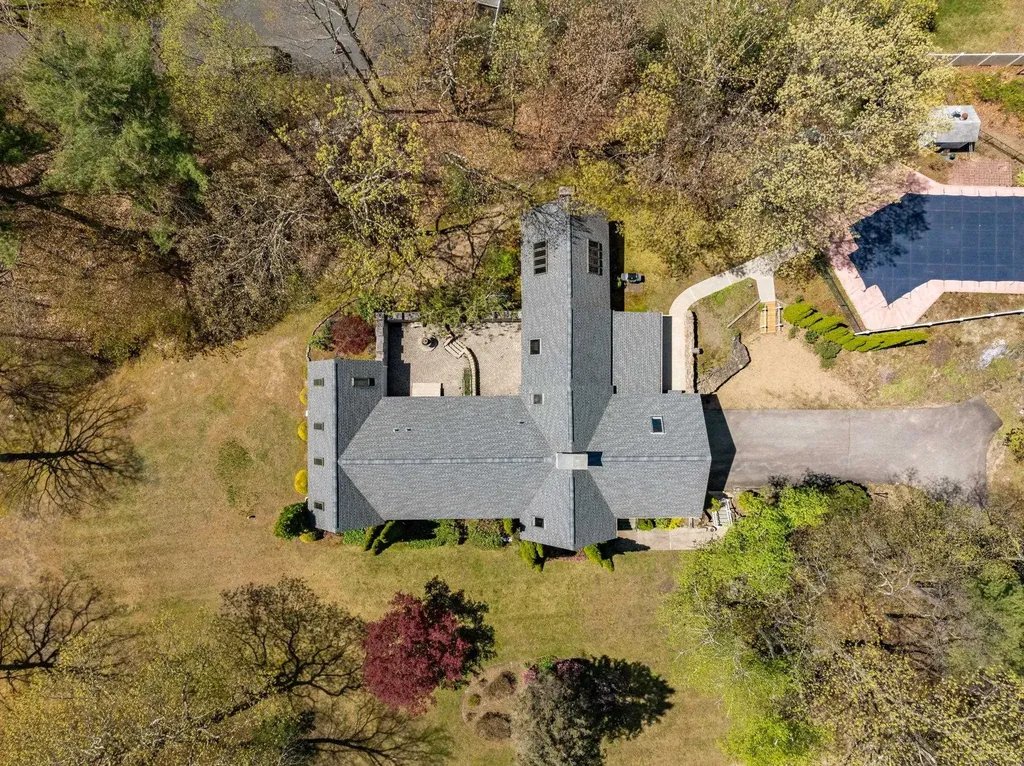 4 Floral Street Windham NH 03087
