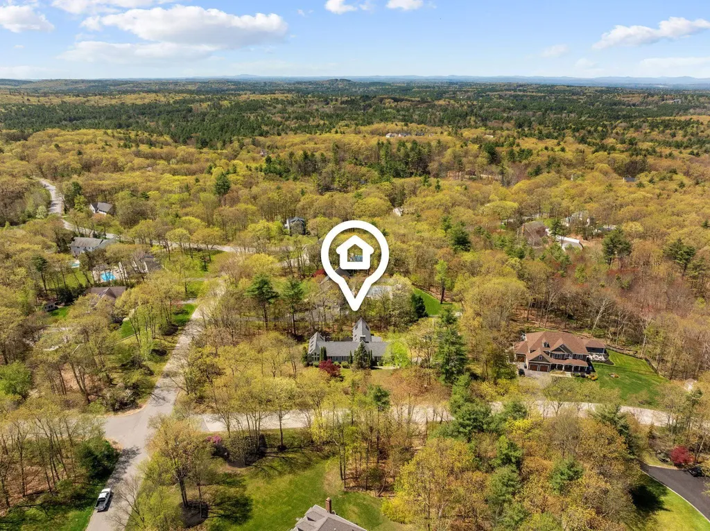 4 Floral Street Windham NH 03087