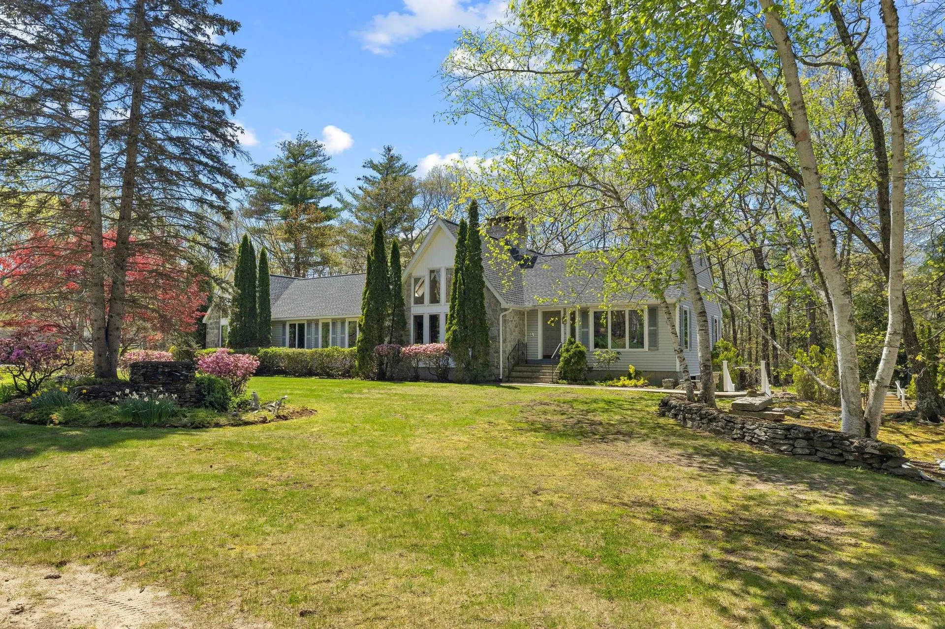 4 Floral Street Windham NH 03087