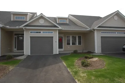 12 Chesterfield Lane Londonderry NH 03053