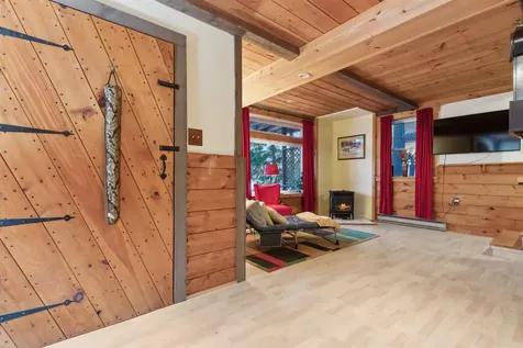 19 Hummingbird Lane Hillsborough NH 03244