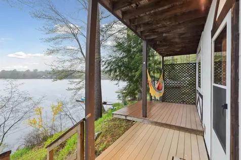 19 Hummingbird Lane Hillsborough NH 03244