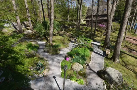 19 Hummingbird Lane Hillsborough NH 03244