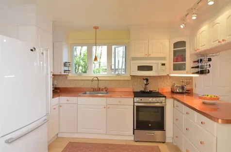 19 Hummingbird Lane Hillsborough NH 03244