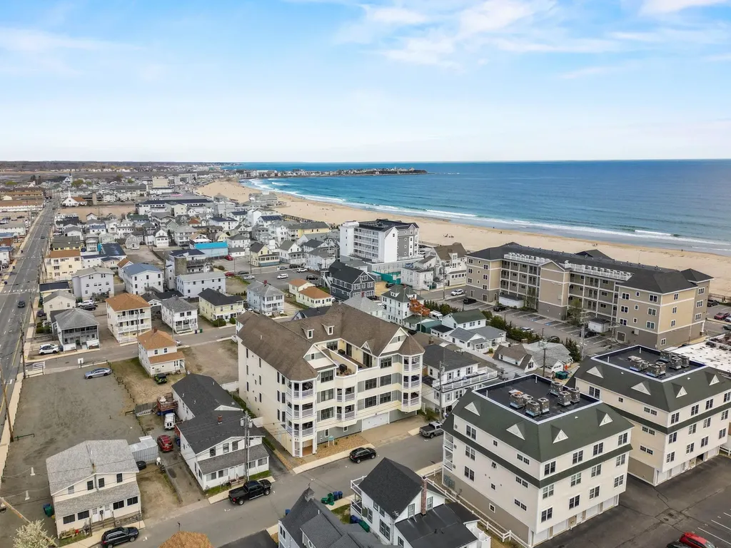 22 K Street Hampton NH 03842