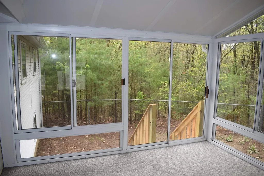 10 Easthill Drive Hudson NH 03051