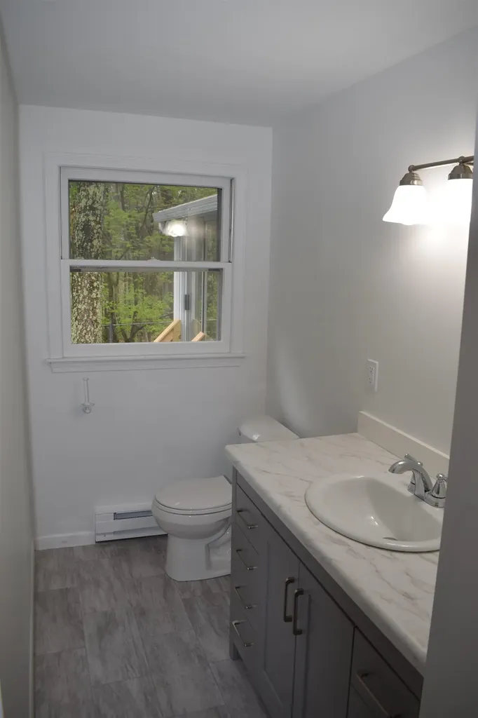 10 Easthill Drive Hudson NH 03051