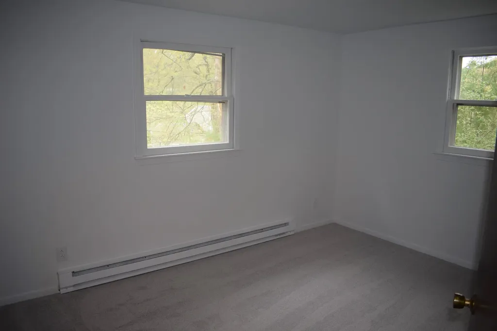 10 Easthill Drive Hudson NH 03051