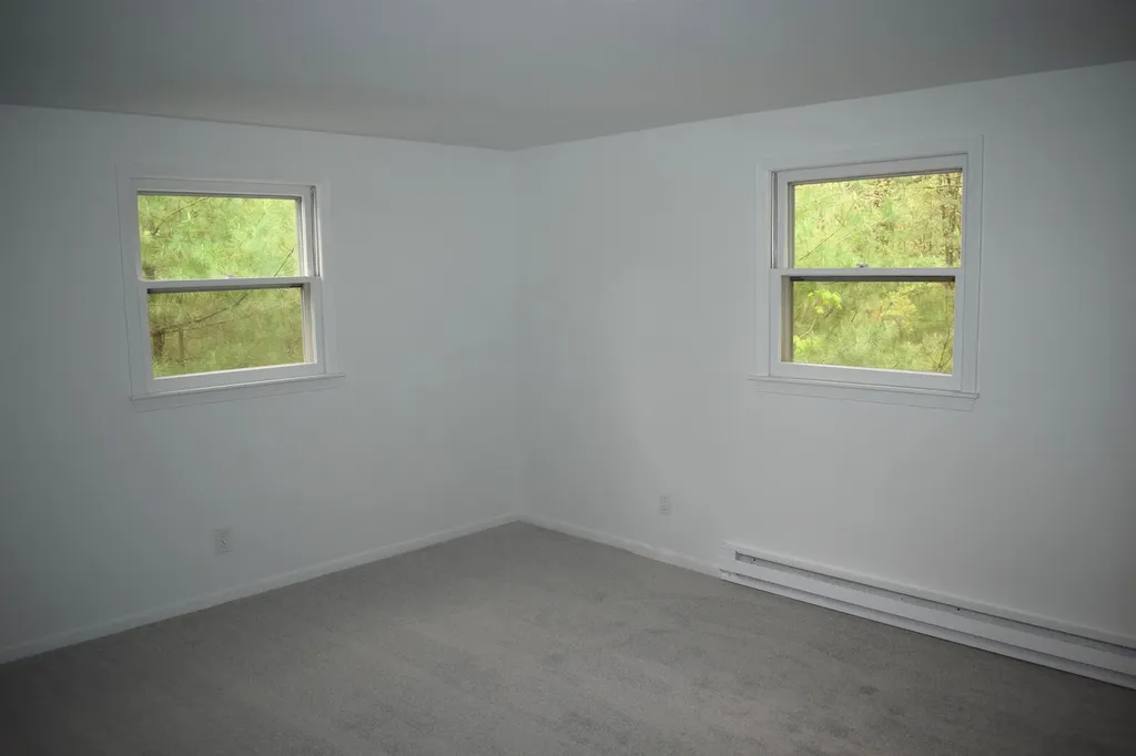 10 Easthill Drive Hudson NH 03051