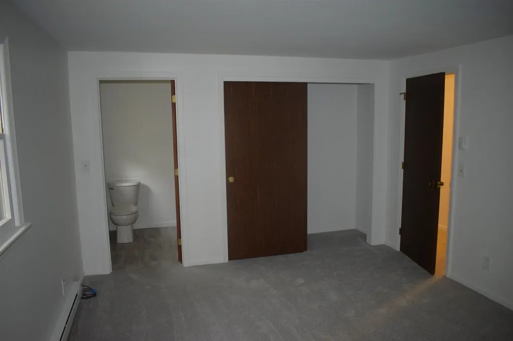 10 Easthill Drive Hudson NH 03051