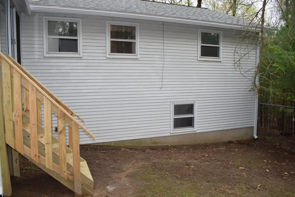 10 Easthill Drive Hudson NH 03051