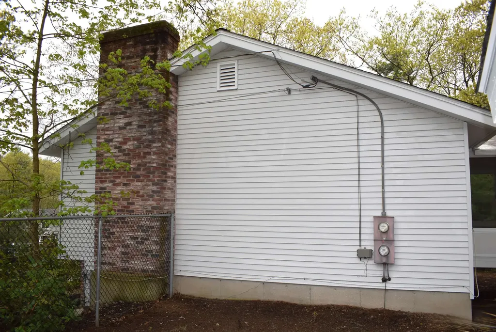 10 Easthill Drive Hudson NH 03051