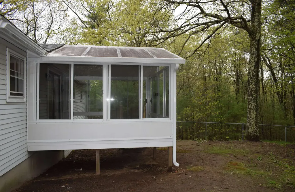 10 Easthill Drive Hudson NH 03051
