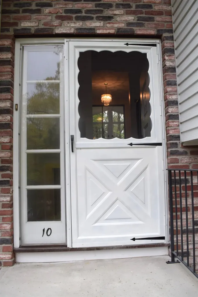 10 Easthill Drive Hudson NH 03051