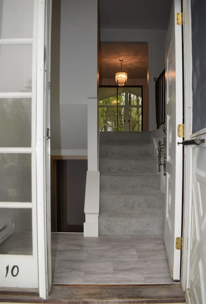 10 Easthill Drive Hudson NH 03051