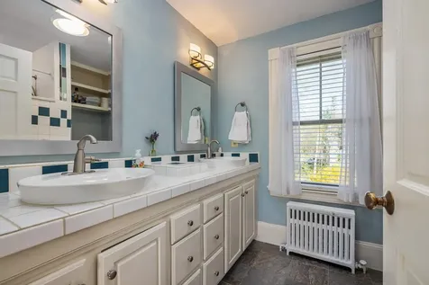 190 Atlantic Avenue North Hampton NH 03862