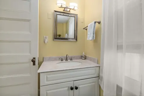 190 Atlantic Avenue North Hampton NH 03862