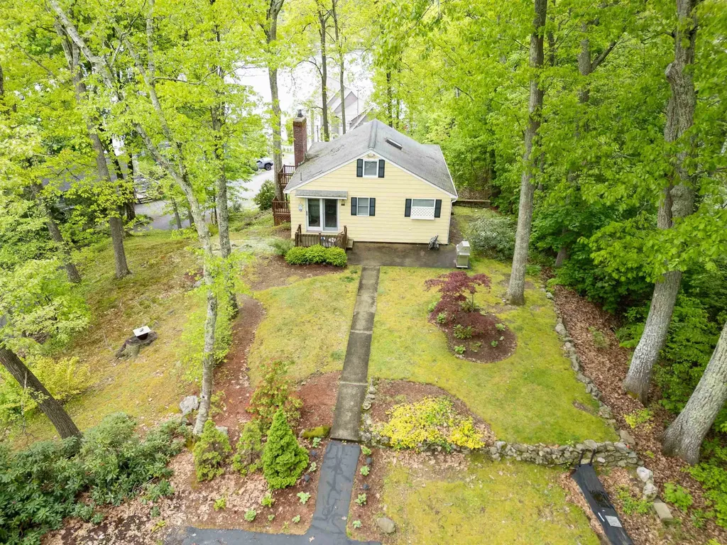 12 Gardner Road Windham NH 03087