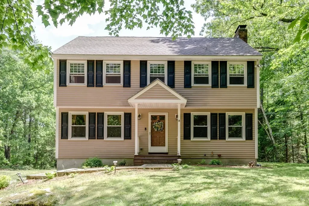 10 Wentworth Drive Bedford NH 03110