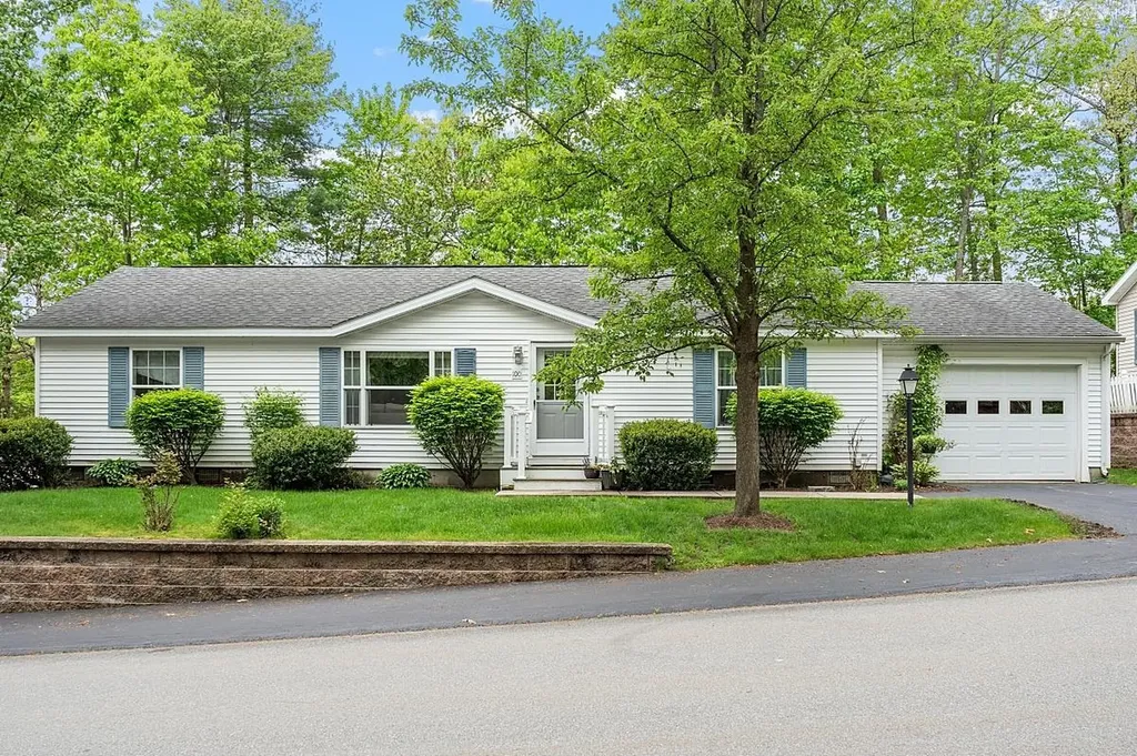 100 Ledgewood Way Manchester NH 03104