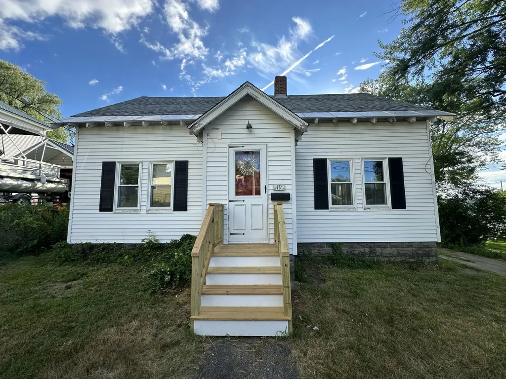 19 Addison Street Laconia NH 03246
