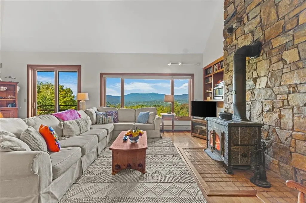 631 Taber Ridge Road Stowe VT 05672