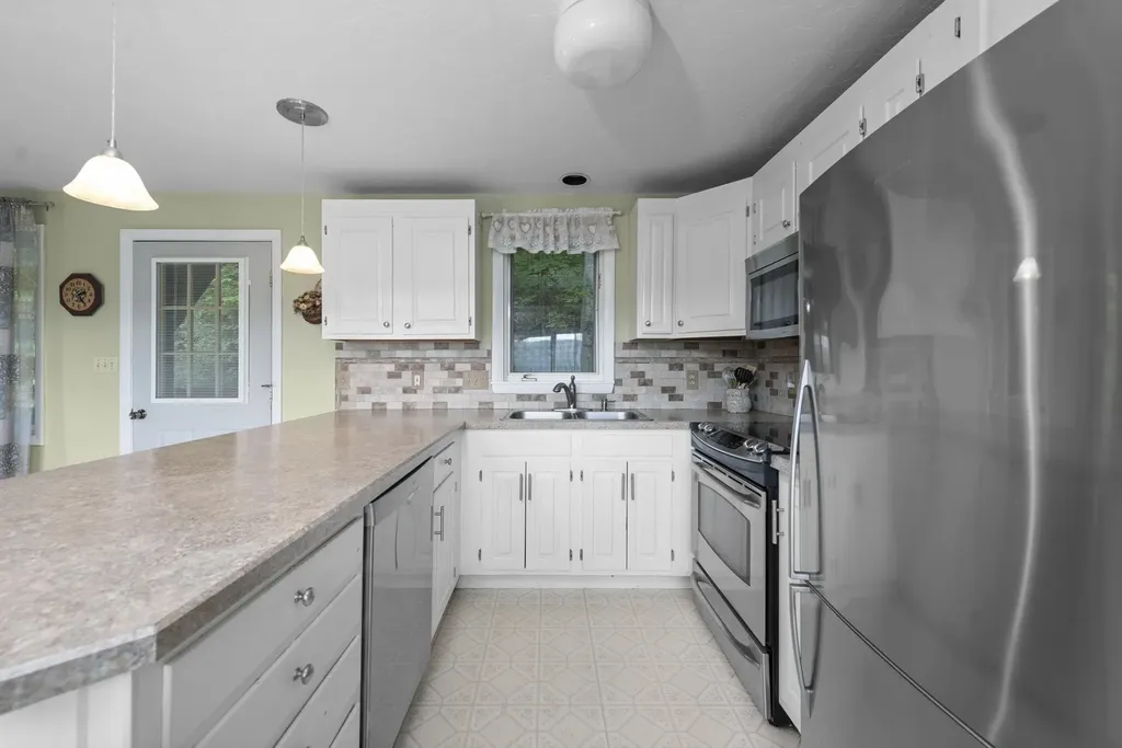 154 Fox Run Bristol NH 03222