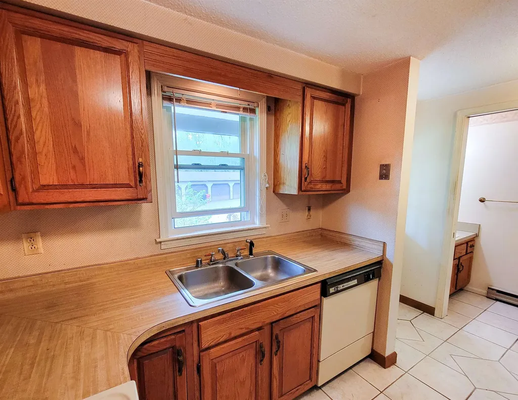 156 Whispering Pines Colchester VT 05446