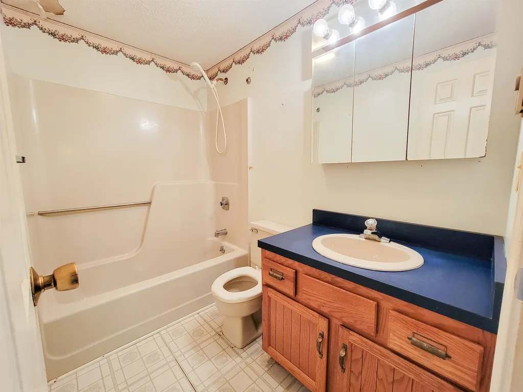 156 Whispering Pines Colchester VT 05446