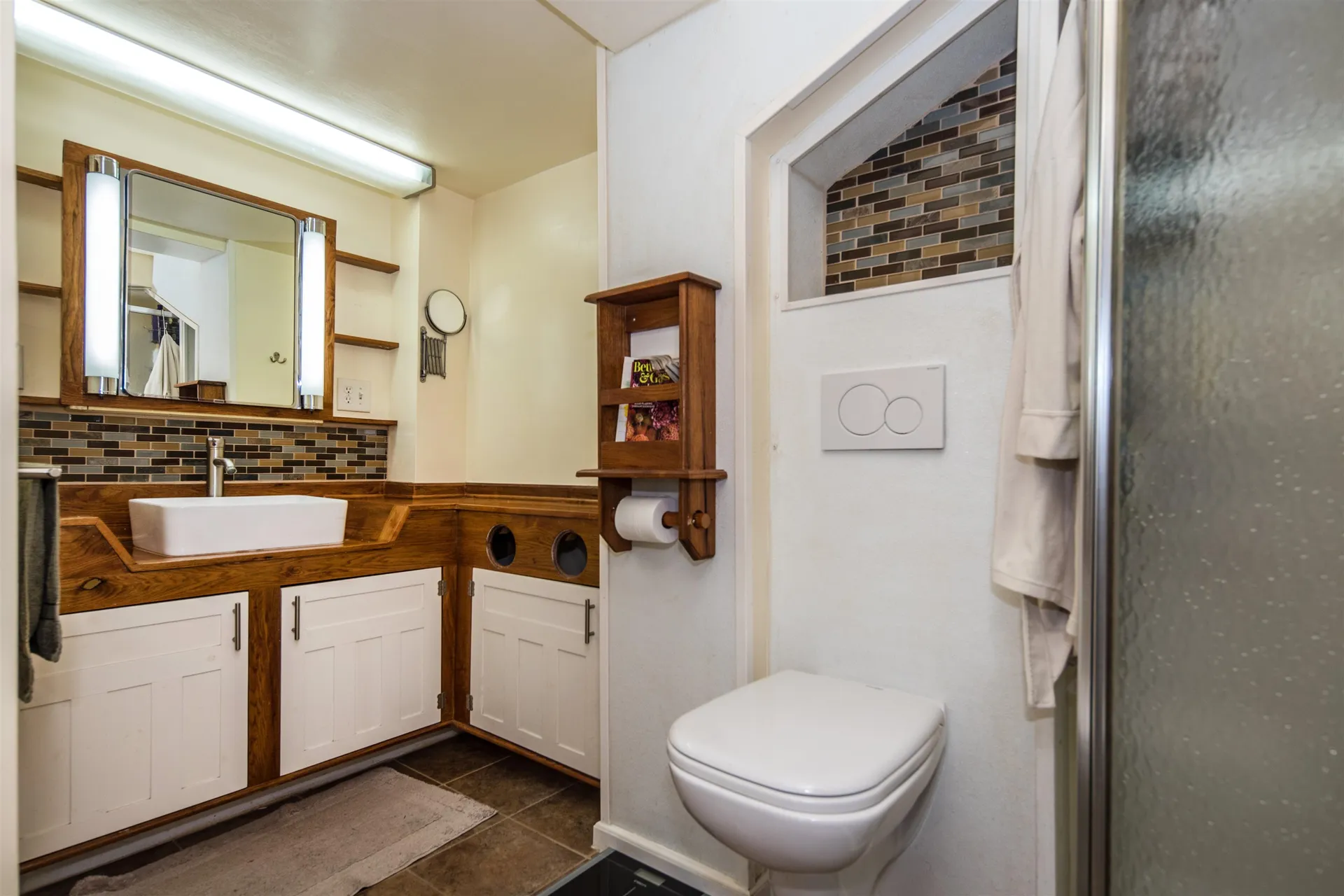 1968 Connecticut River Road Springfield VT 05156