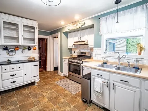 287 East Main Street Poultney VT 05764