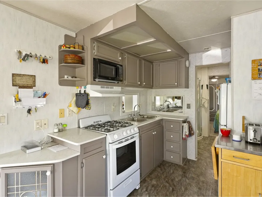 5 Driftwood Lane South Hero VT 05486