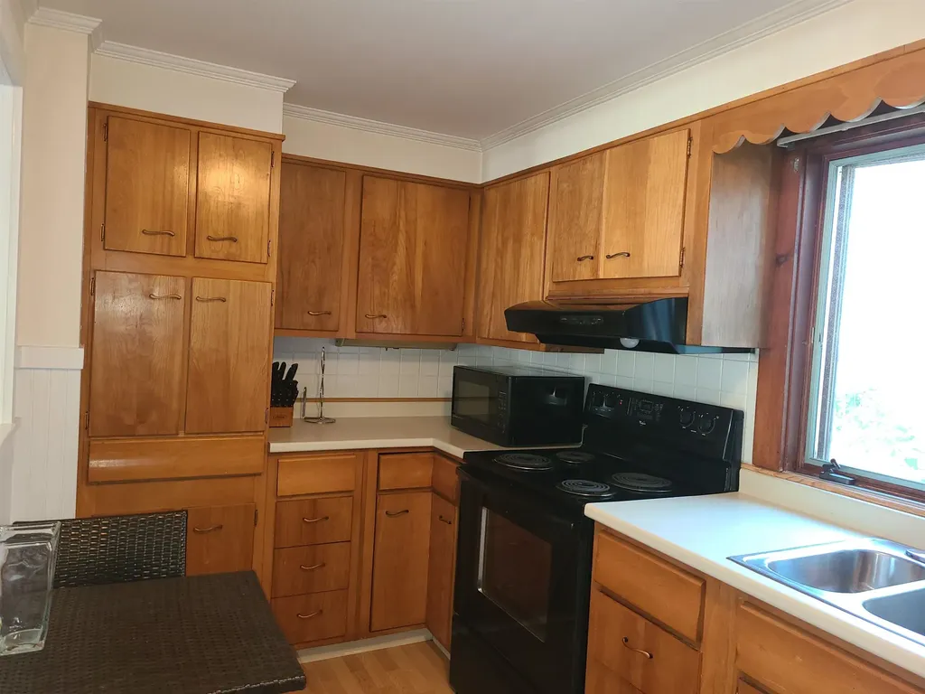 30 Pleasant Street Meredith NH 03253