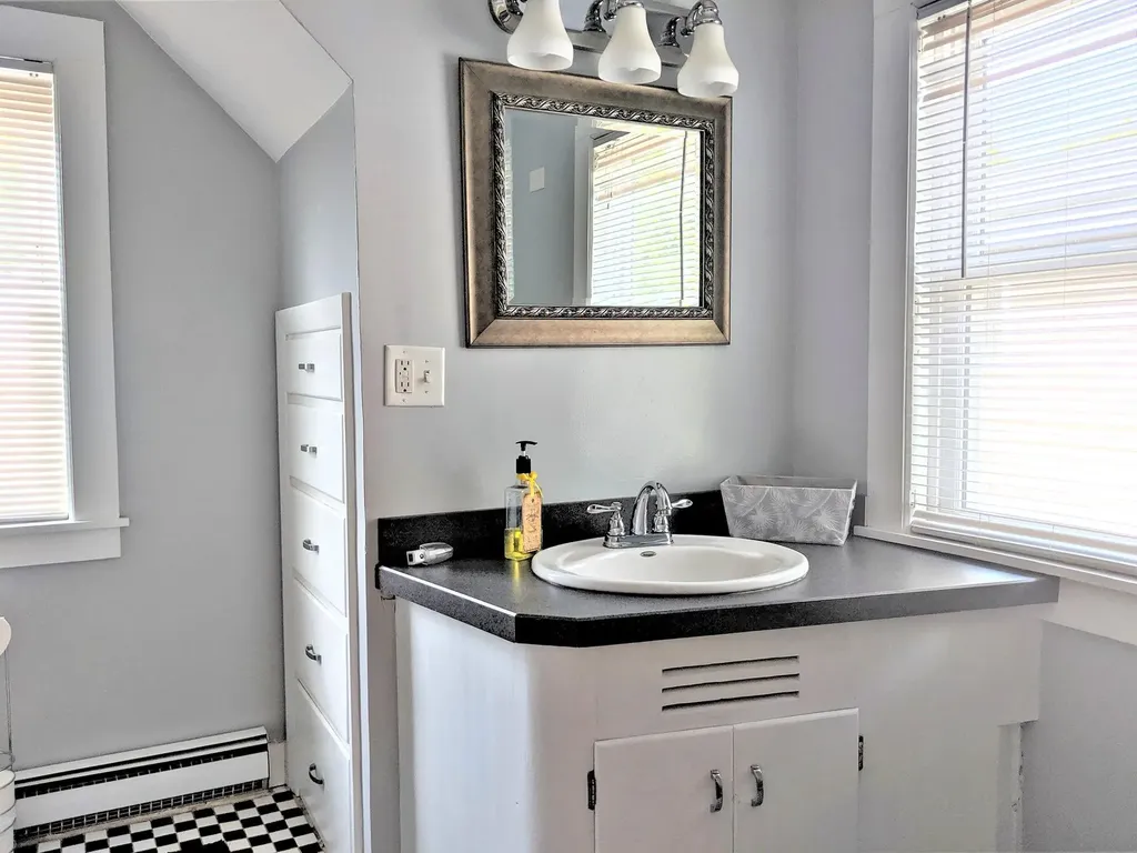 30 Pleasant Street Meredith NH 03253