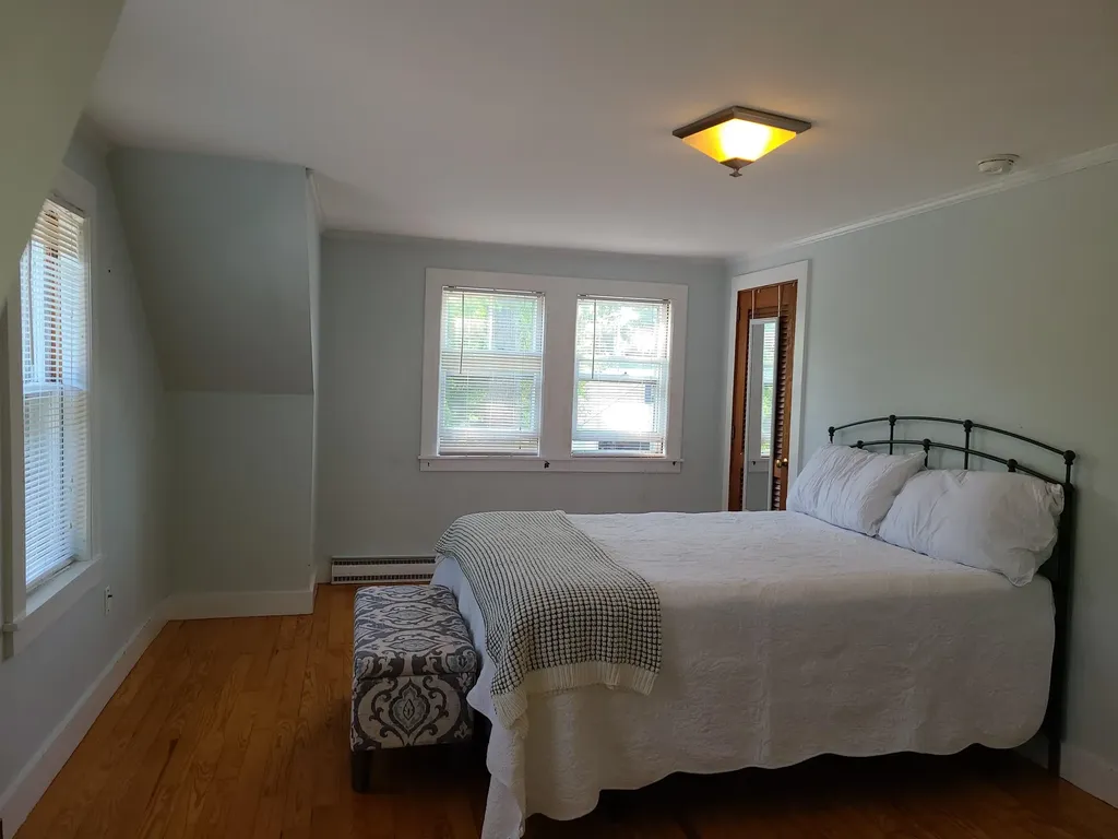 30 Pleasant Street Meredith NH 03253