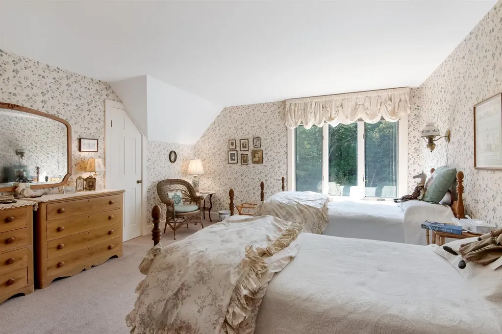 141 Old Farm Lane Warren VT 05674