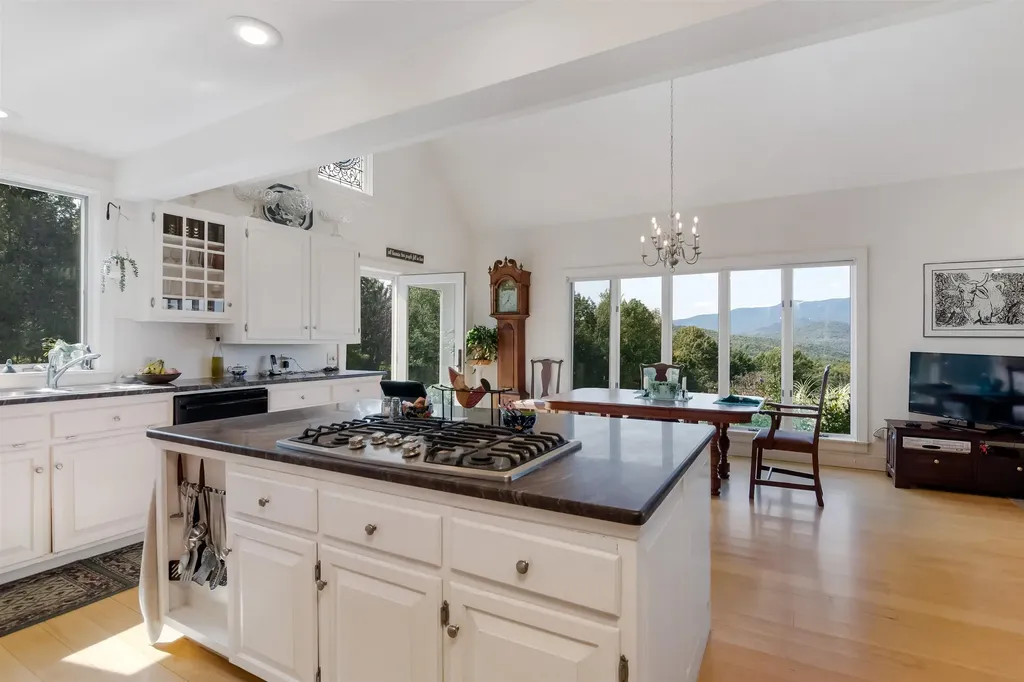 141 Old Farm Lane Warren VT 05674