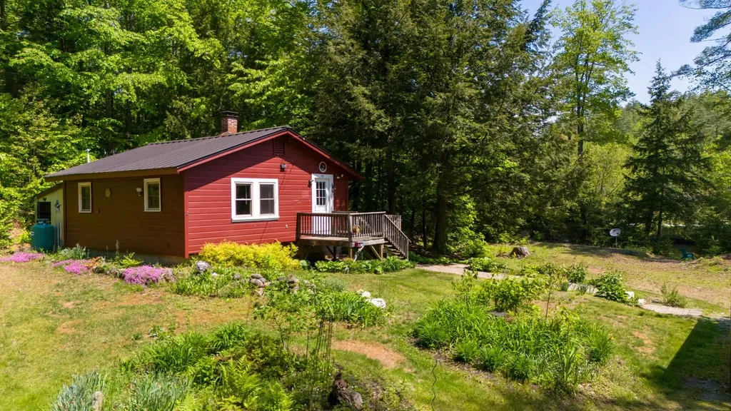 43 Frost Lane Webster NH 03303