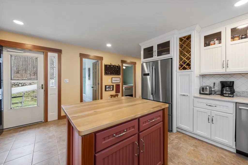 164 Ledge Hill Road Tuftonboro NH 03816