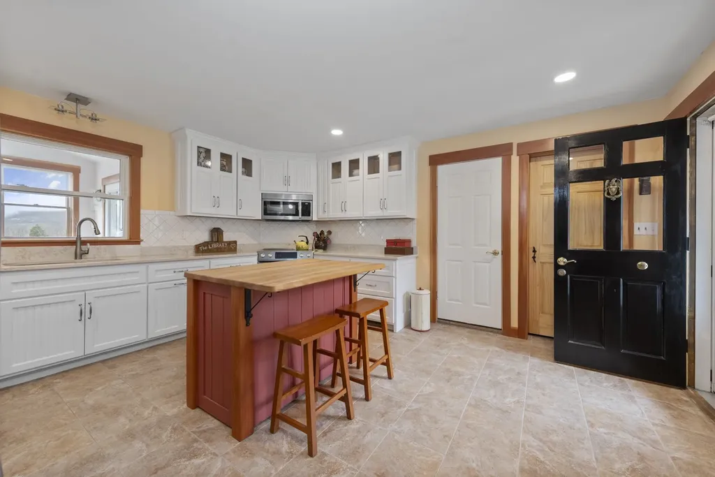 164 Ledge Hill Road Tuftonboro NH 03816