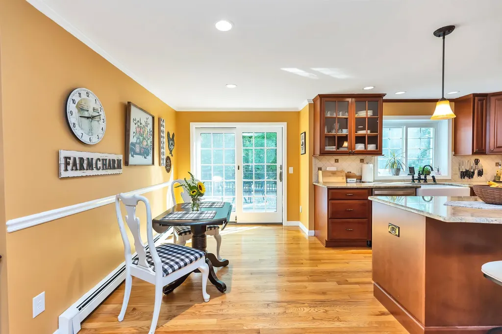 3 Colleny Drive Bedford NH 03110