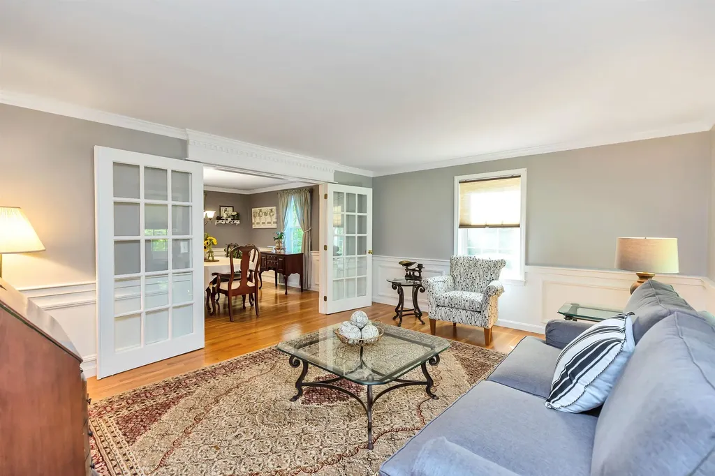 3 Colleny Drive Bedford NH 03110