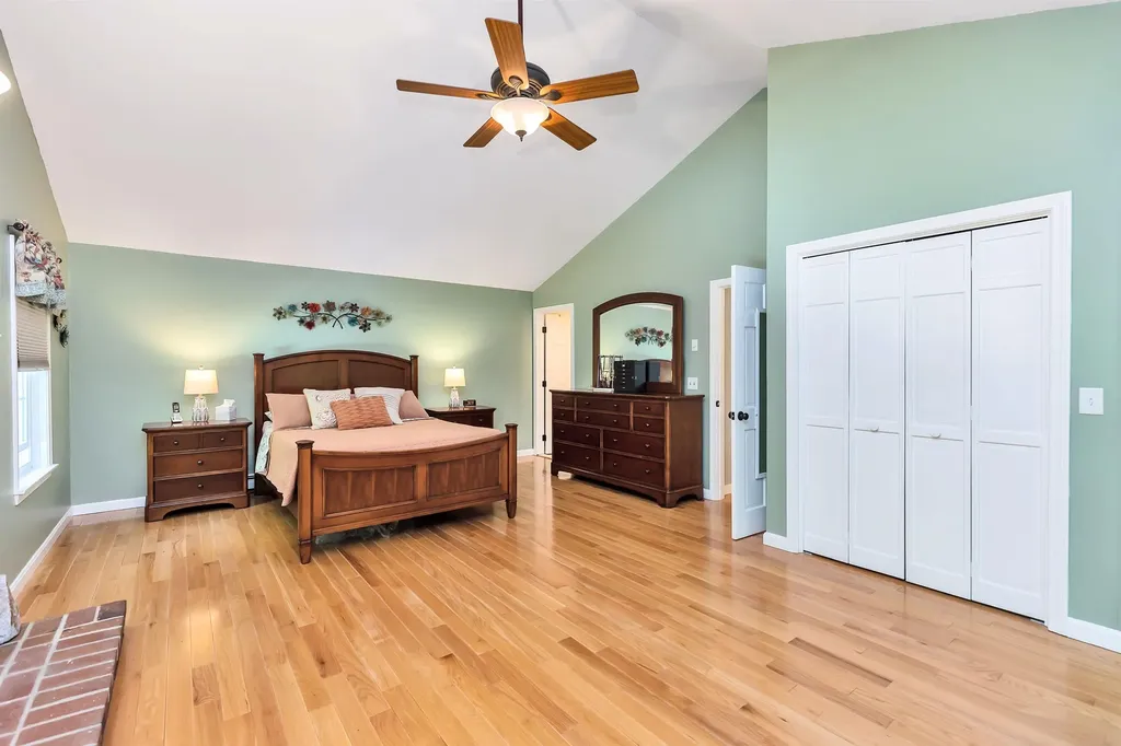 3 Colleny Drive Bedford NH 03110