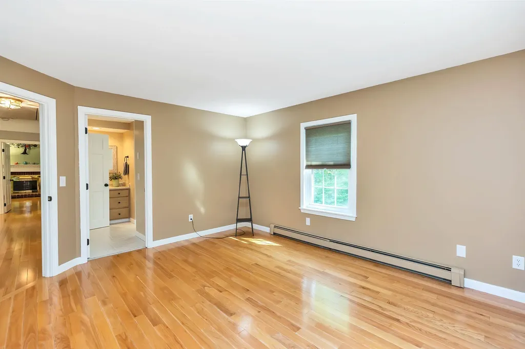 3 Colleny Drive Bedford NH 03110