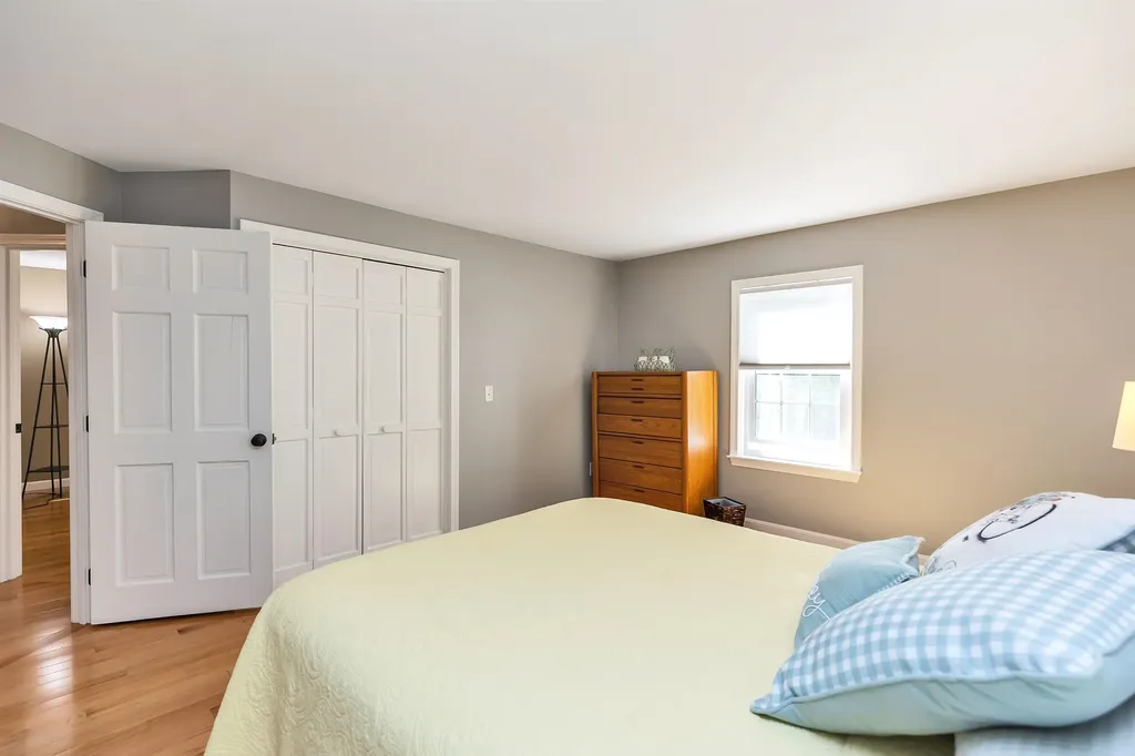 3 Colleny Drive Bedford NH 03110