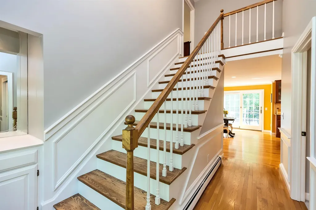 3 Colleny Drive Bedford NH 03110