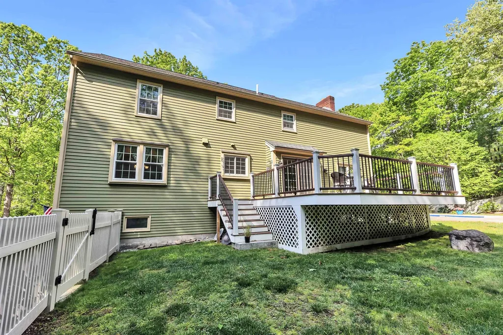 3 Colleny Drive Bedford NH 03110